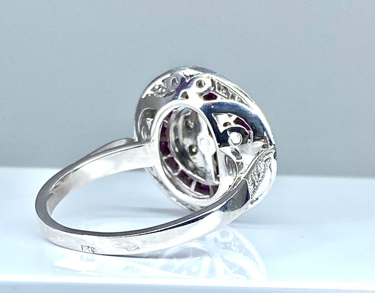 Bague ronde en or blanc 18 carats en diamants et rubis - Castafiore