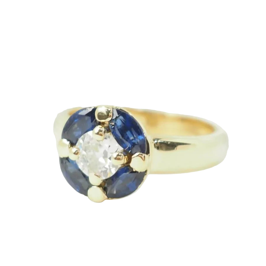 Bague ronde en or jaune, saphirs et diamant - Castafiore