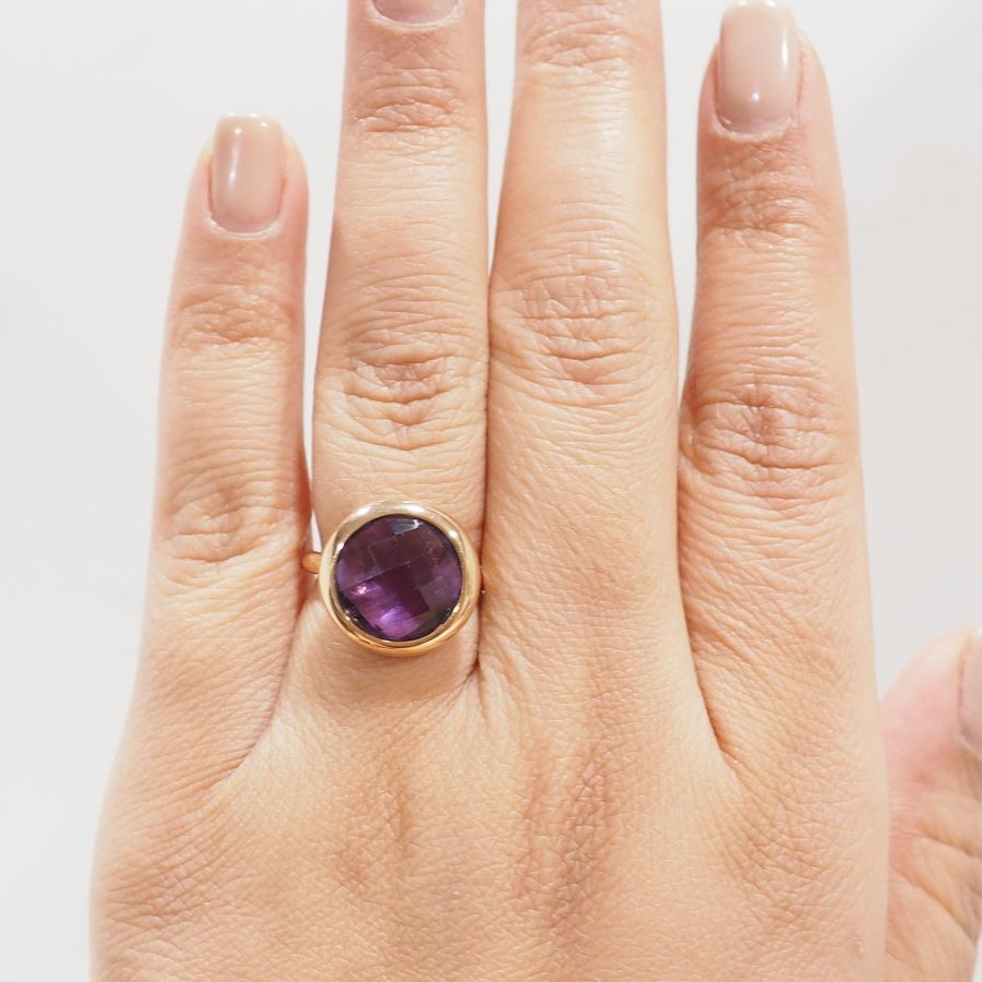 Bague ronde en or rose et améthyste façettée - Castafiore