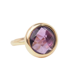 Bague ronde en or rose et améthyste façettée - Castafiore