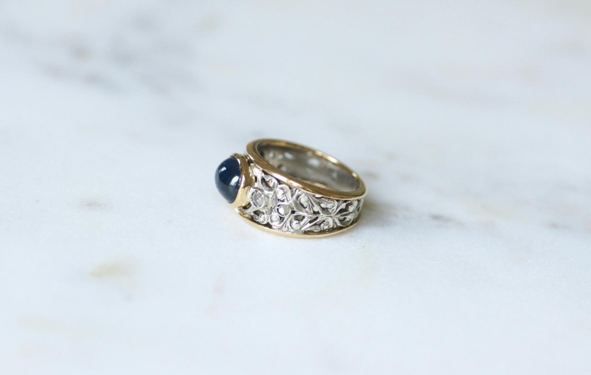 Bague Saphir Cabochon et Diamants sur Or jaune et Argent - Castafiore