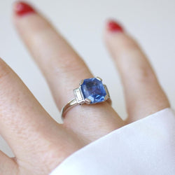 Bague Saphir Ceylan Non Chauffé 4,00 Cts et Diamants Baguettes - Castafiore