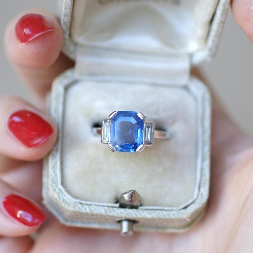 Bague Saphir Ceylan Non Chauffé 4,00 Cts et Diamants Baguettes - Castafiore