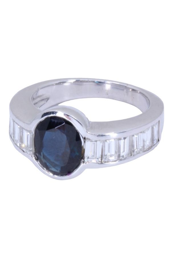 Bague saphir et diamants baguettes en or blanc - Castafiore