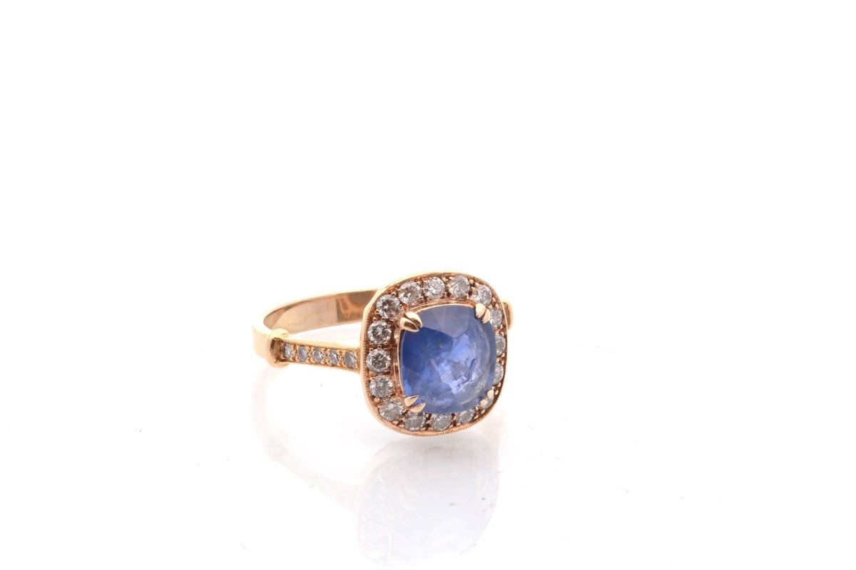Ring sapphire and diamonds in 18k gold