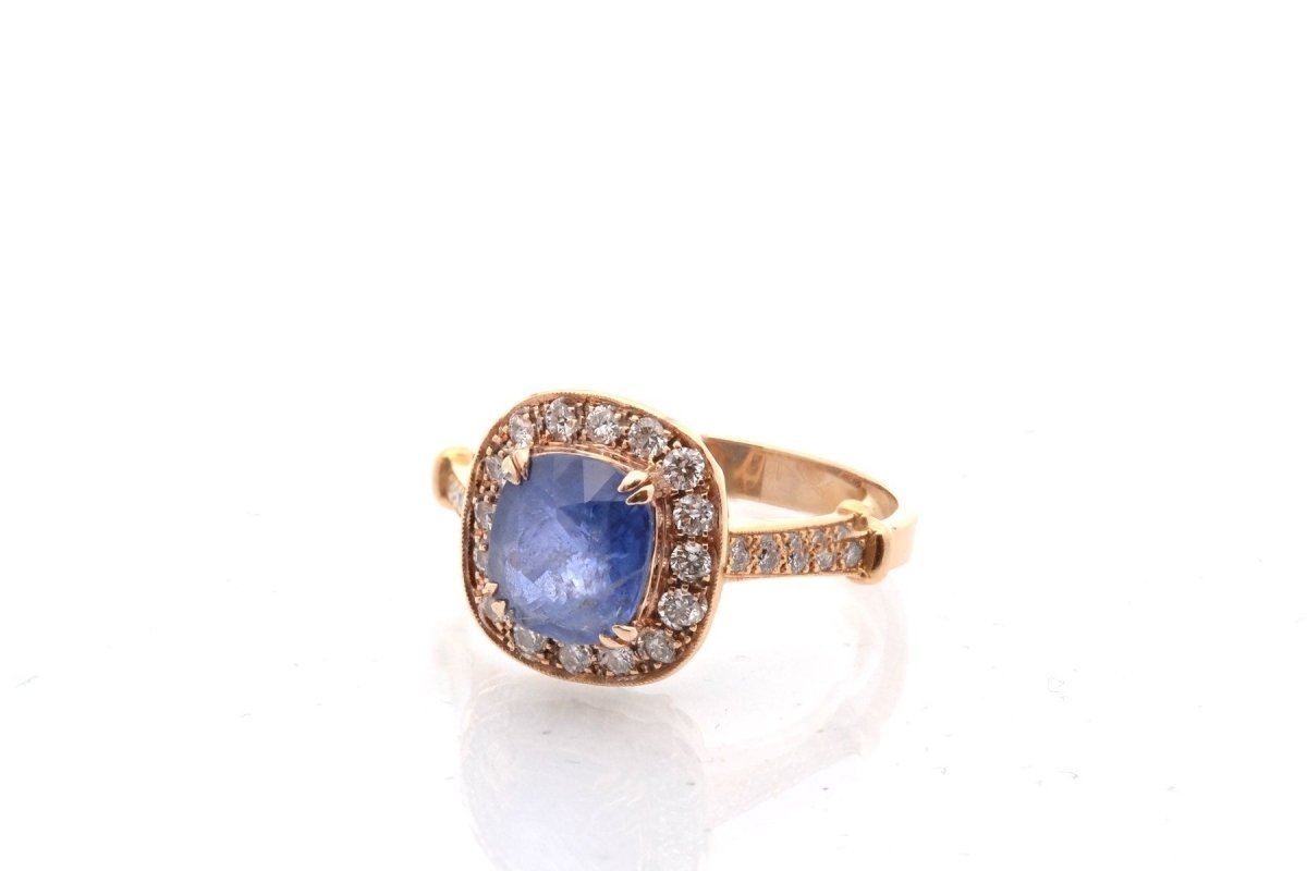 Ring sapphire and diamonds in 18k gold