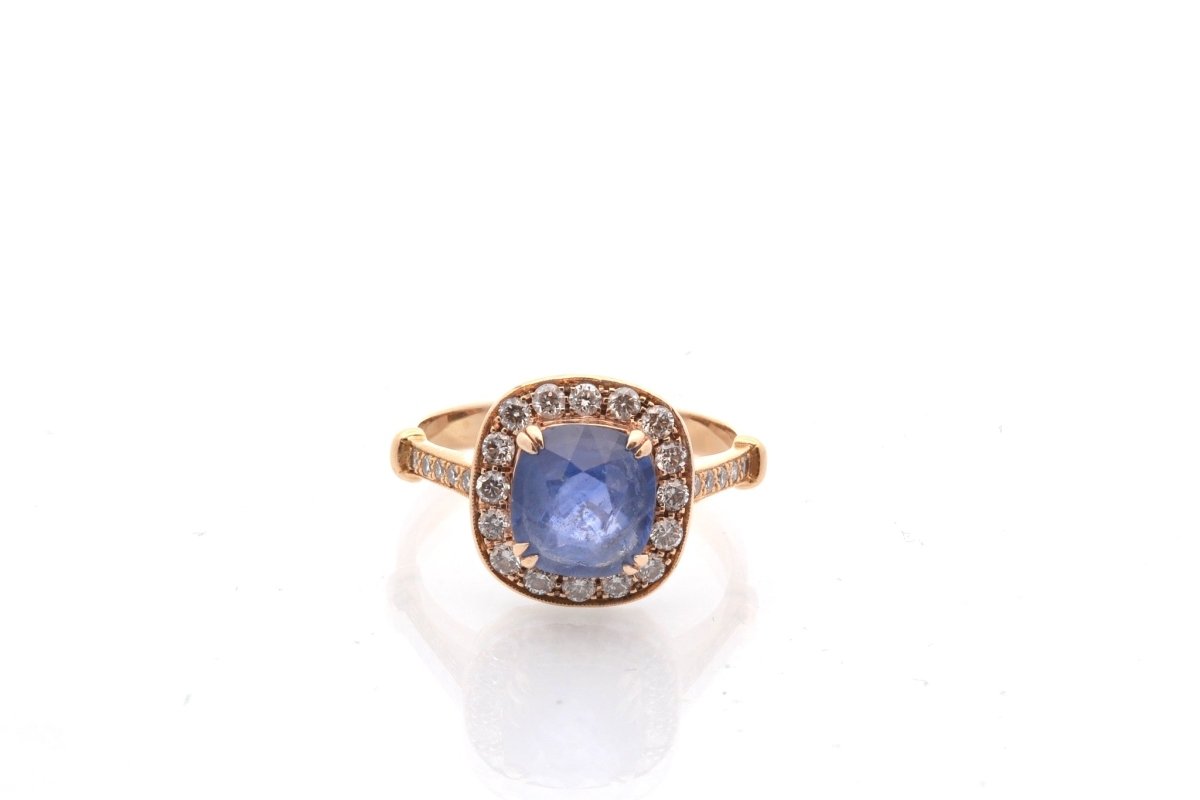 Ring sapphire and diamonds in 18k gold