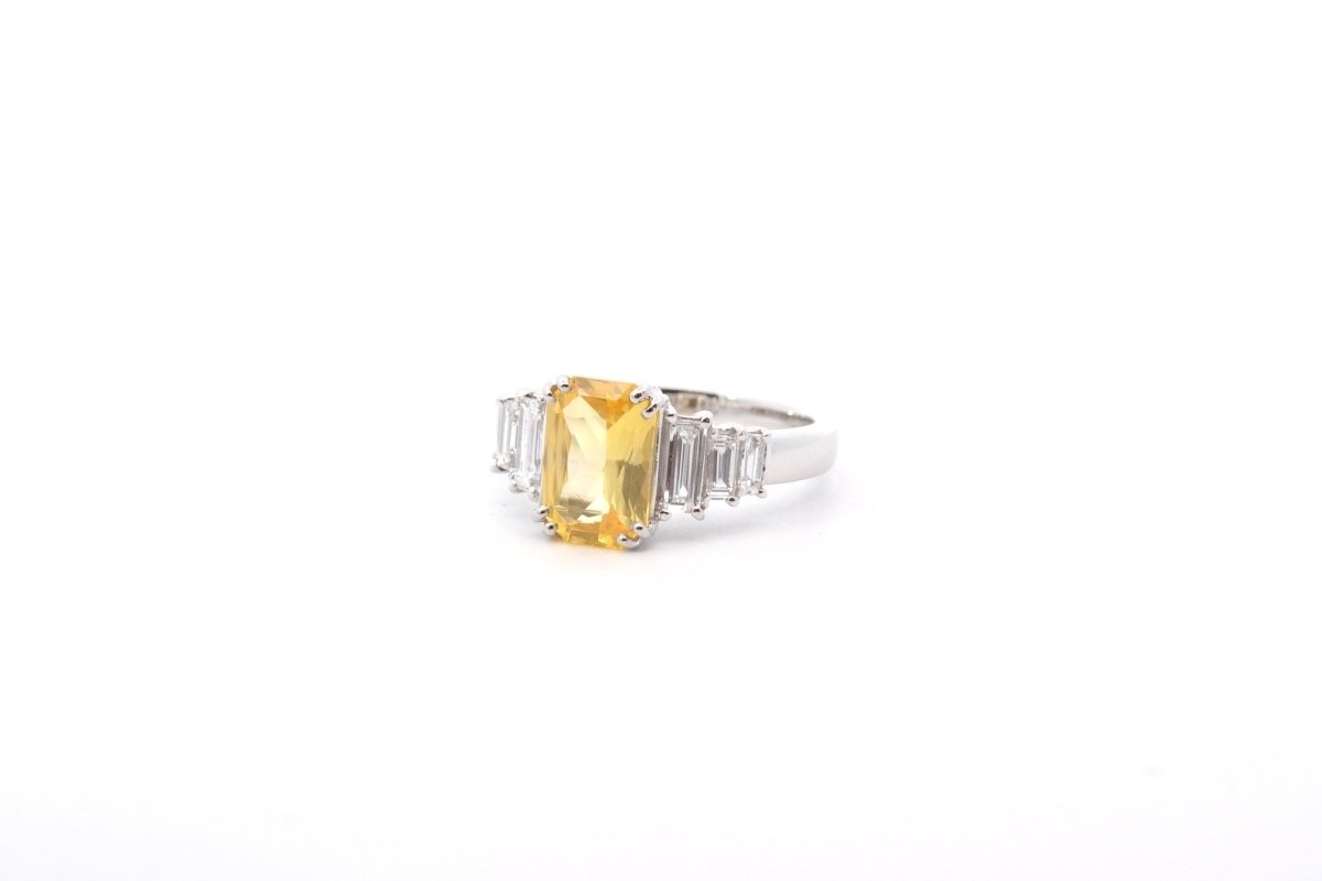 Bague saphir jaune 2 cts et diamants - Castafiore