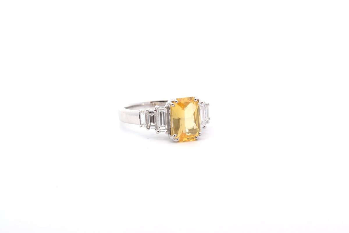 Bague saphir jaune 2 cts et diamants - Castafiore