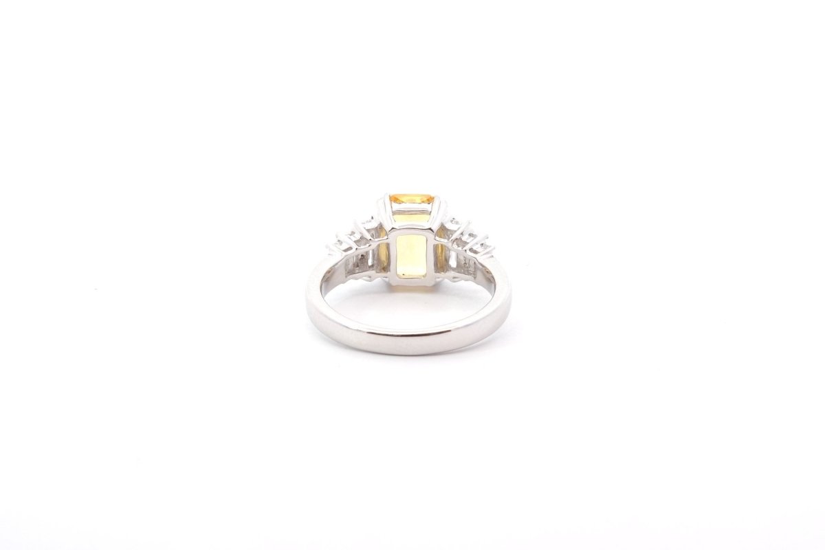 Bague saphir jaune 2 cts et diamants - Castafiore