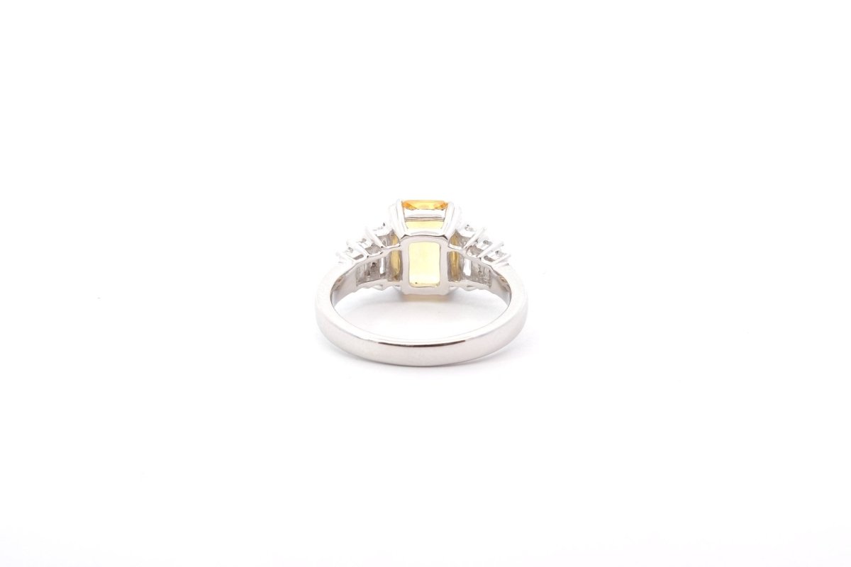 Bague saphir jaune 2 cts et diamants - Castafiore