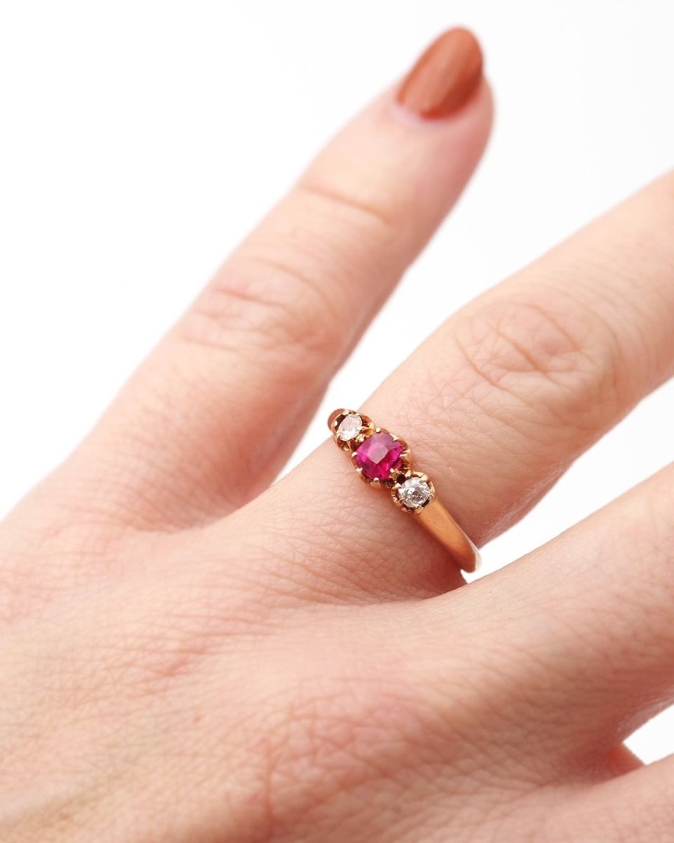 Bague Saphir rose diamants en or - Castafiore