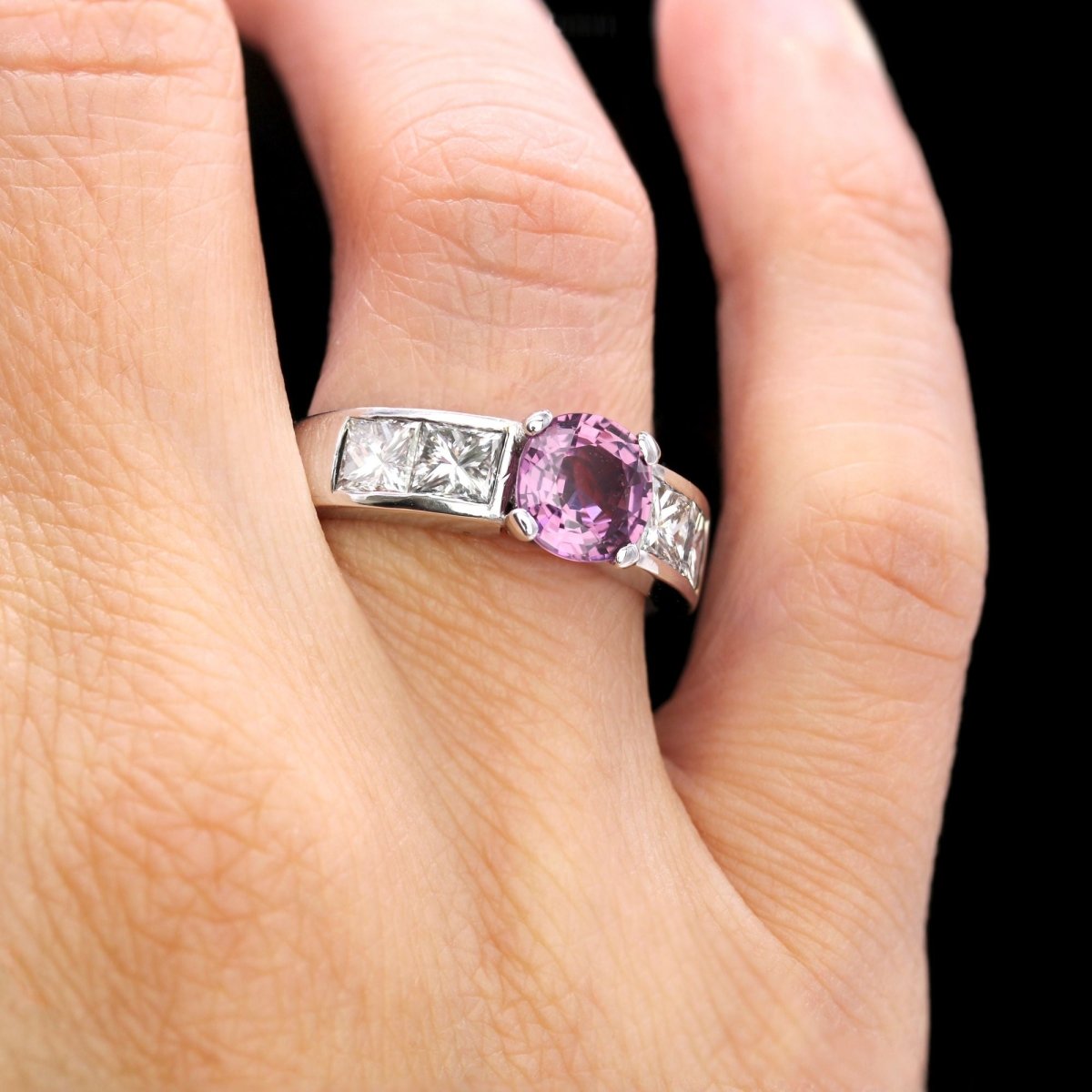 Bague Saphir rose et diamants en or blanc - Castafiore