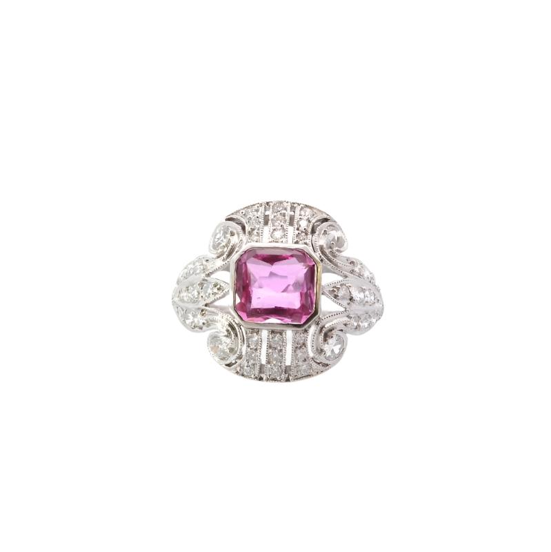 Bague saphir rose et diamants en platine - Castafiore