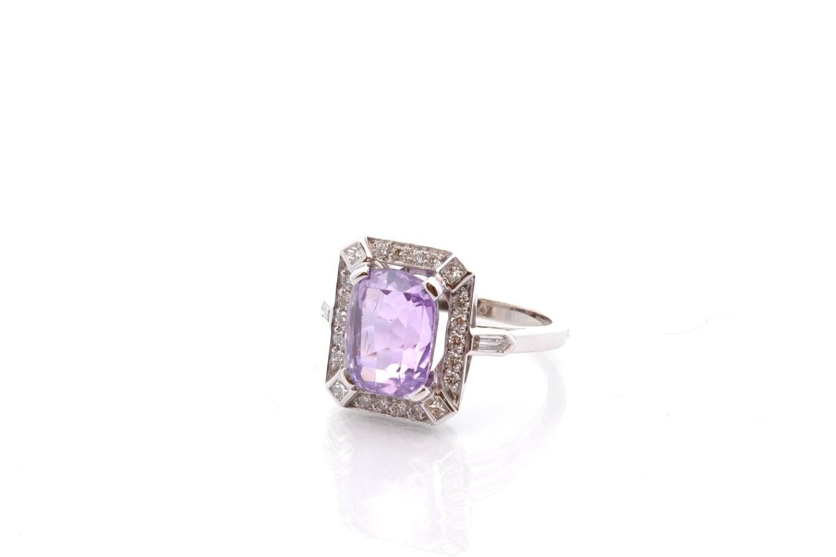 Bague Saphir violet et diamants en platine - Castafiore