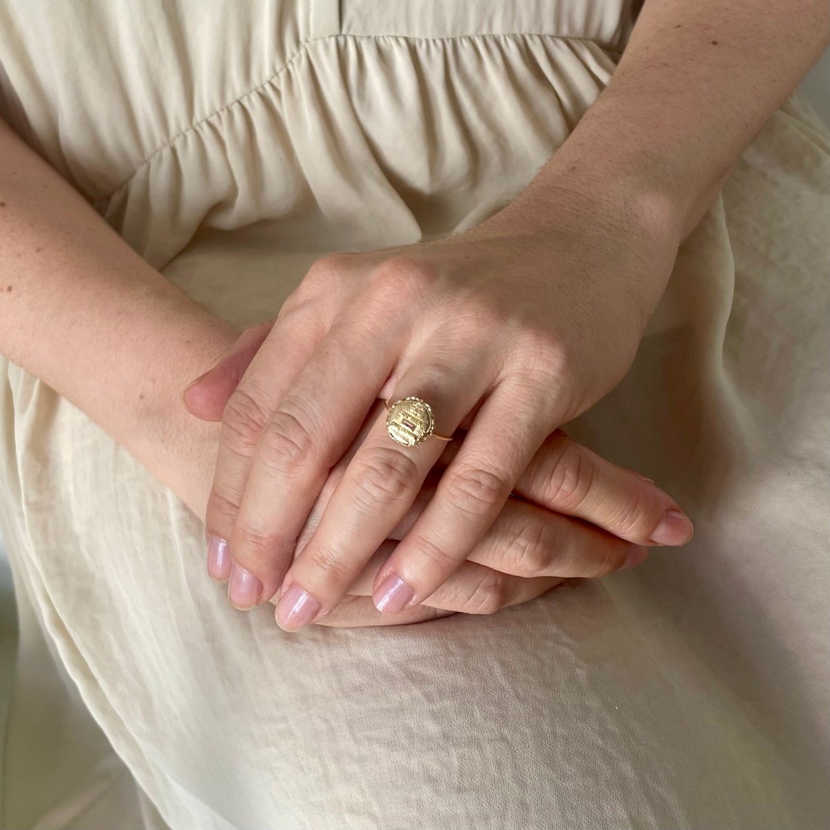 Bague sentimentale Augis, médaille d'amour en or jaune - Castafiore