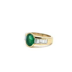 Bague serti demi-clos en or jaune et émeraude - Castafiore