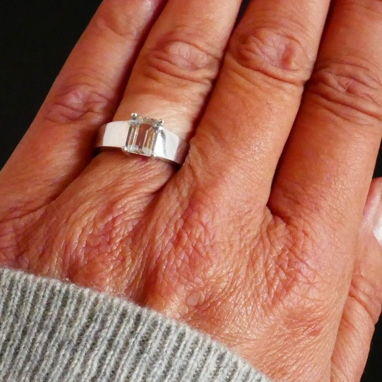 Bague Sertie d'Une Aigue Marine, Or Blanc 18 Carats. - Castafiore