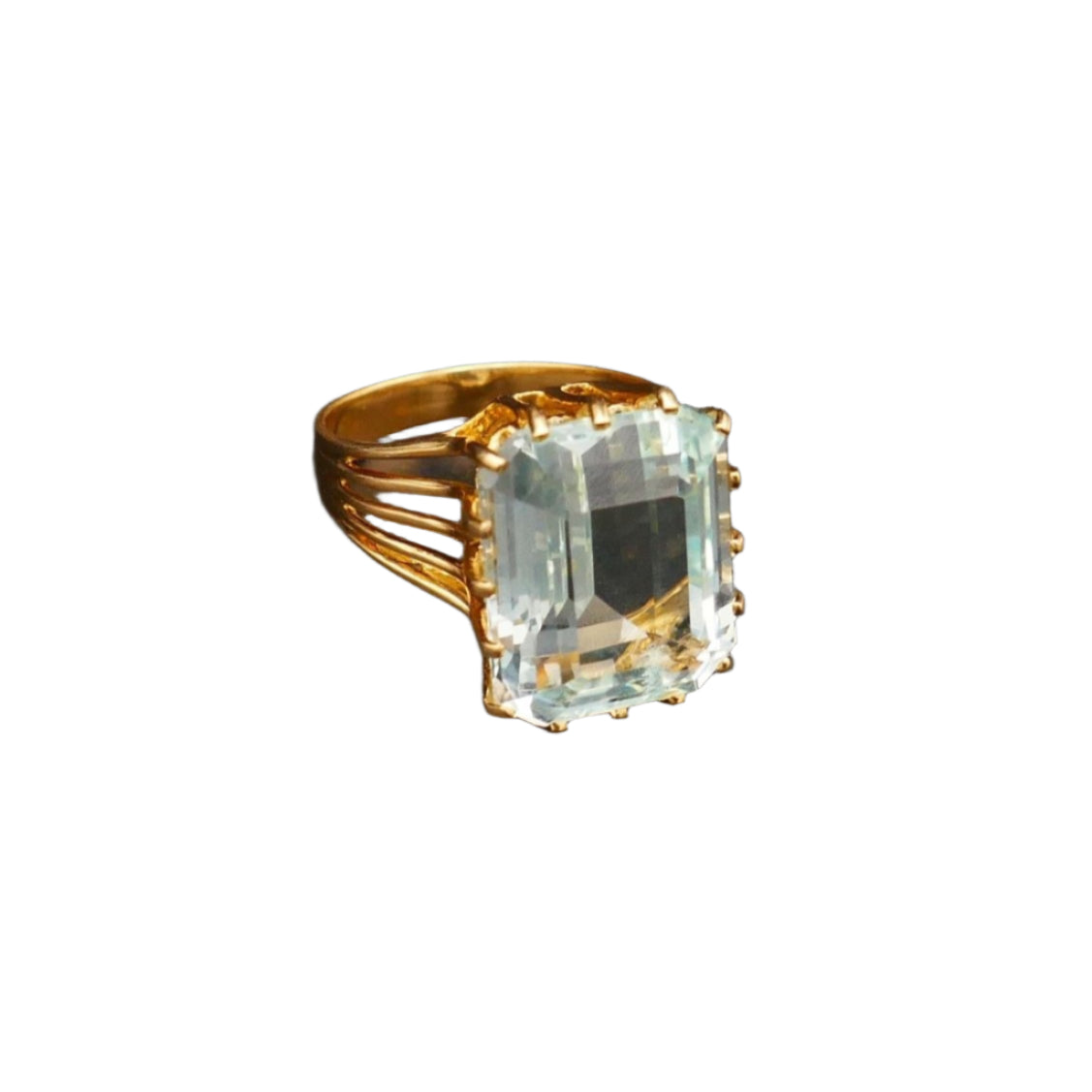 Bague Sertie d'Une Aigue Marine, Or Jaune 18 Carats. - Castafiore