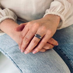 Bague SO SHOCKING "La Singulière" en or rose et diamants noirs - Castafiore