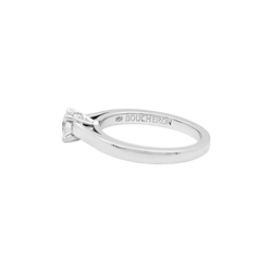 Bague Solitaire BOUCHERON "Beloved" en platine et diamant - Castafiore