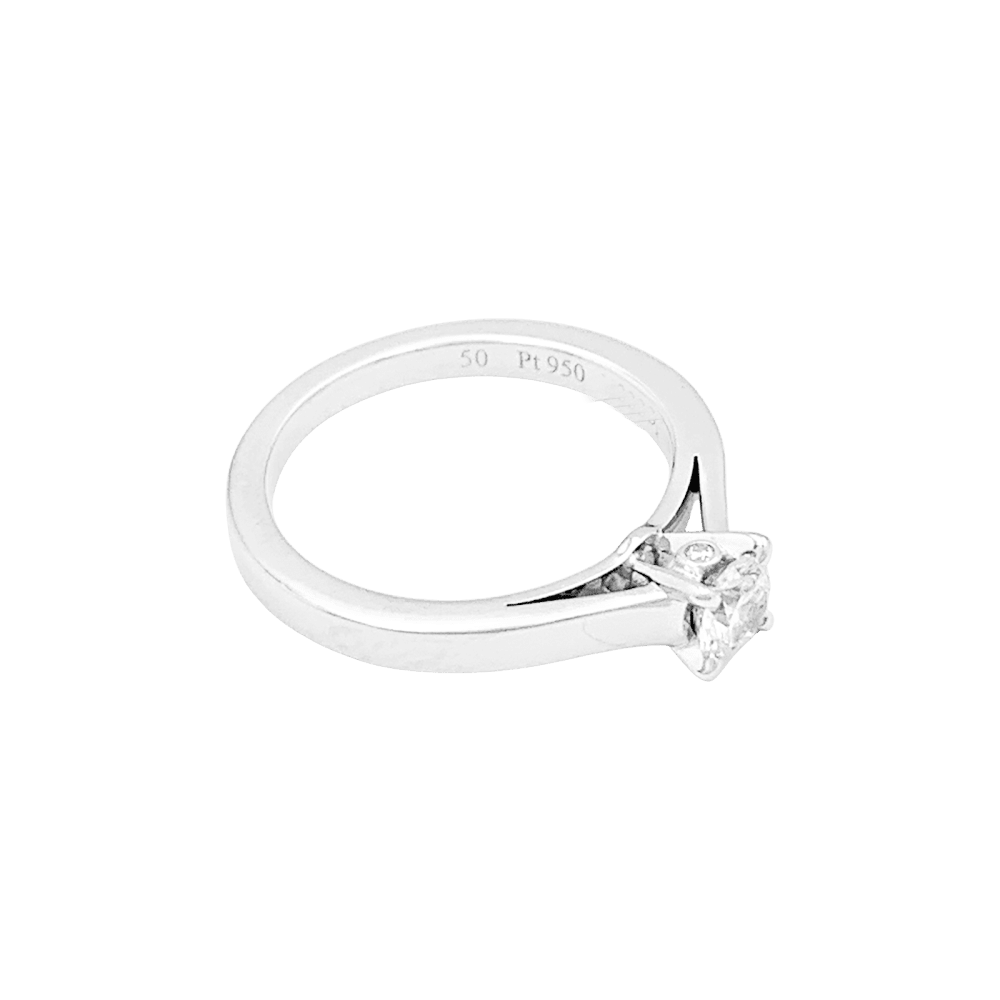 Bague Solitaire BOUCHERON "Beloved" en platine et diamant - Castafiore