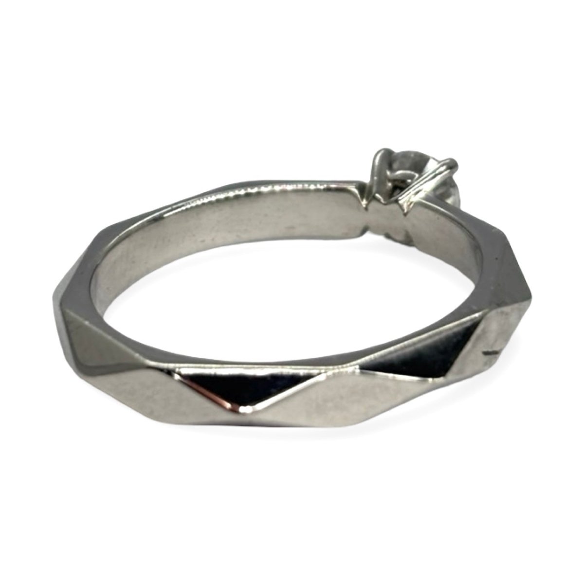 Bague Solitaire BOUCHERON en platine et diamant - Castafiore