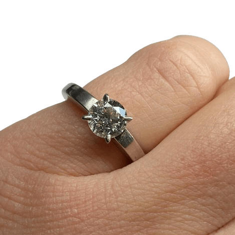 Bague Solitaire CARTIER "1895" en platine et diamant - Castafiore
