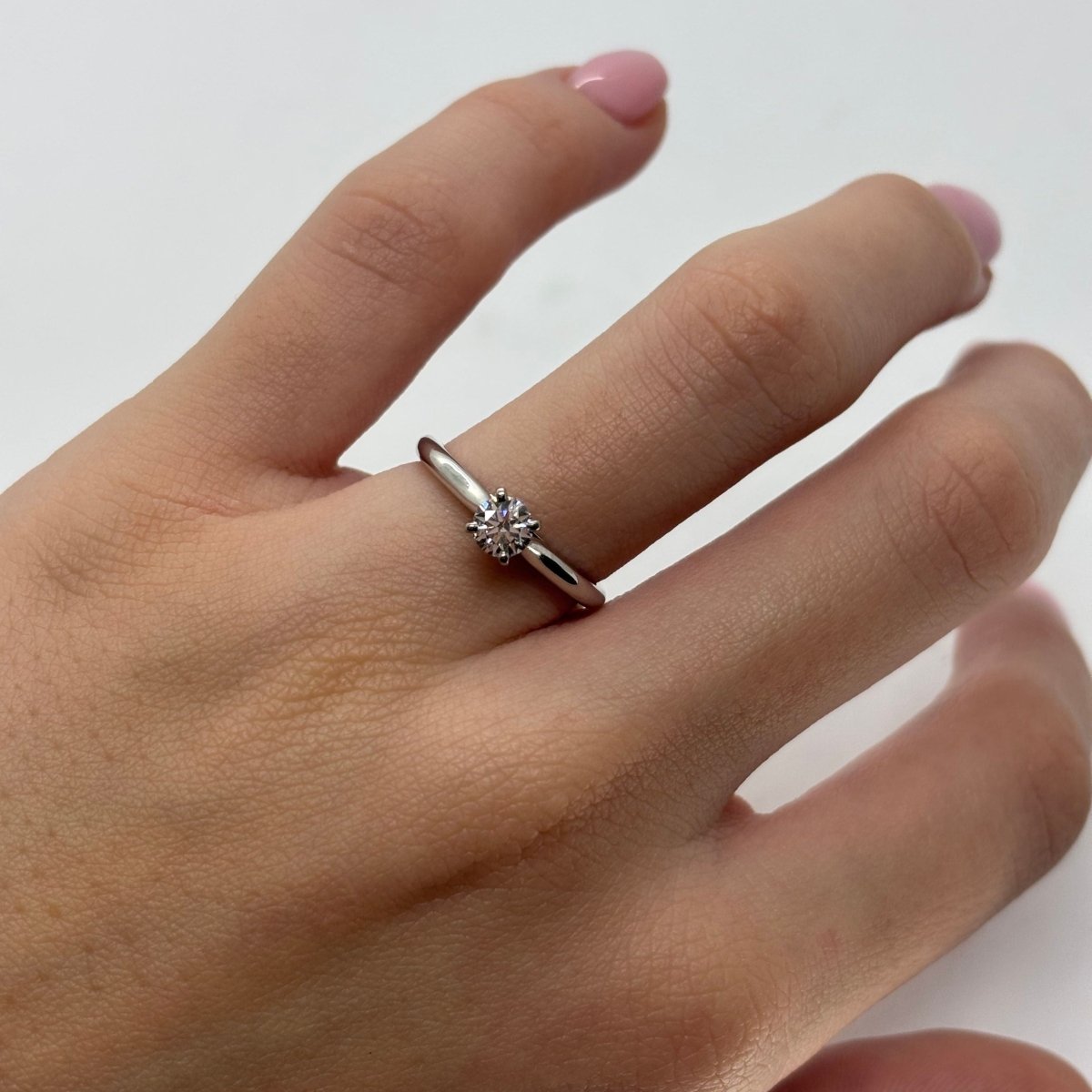Bague Solitaire CARTIER en platine et diamant - Castafiore
