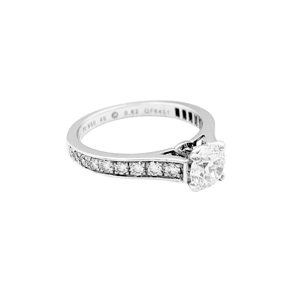 Bague Solitaire CARTIER "Solitaire 1895" en platine et diamants - Castafiore