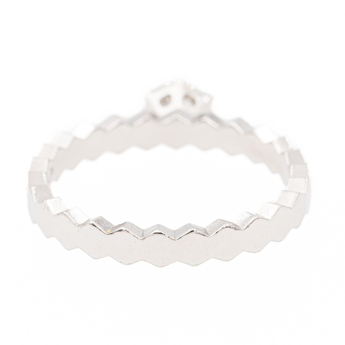 Bague Solitaire CHAUMET "Bee my Love" en or blanc et diamant - Castafiore