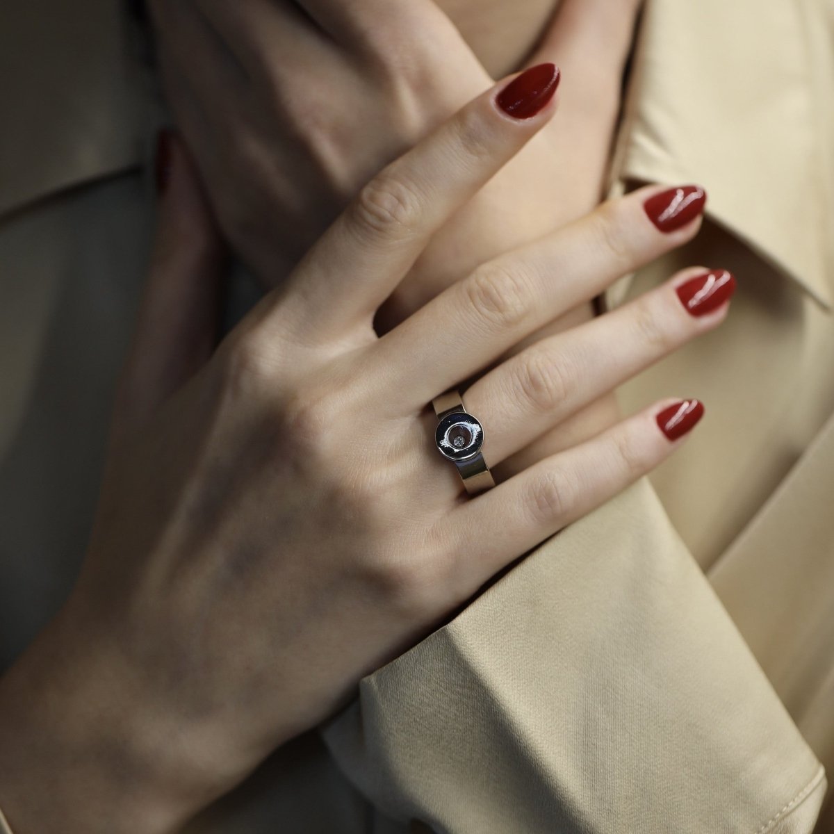 Bague Solitaire CHOPARD "Happy Diamond" en or blanc, saphir et diamant - Castafiore