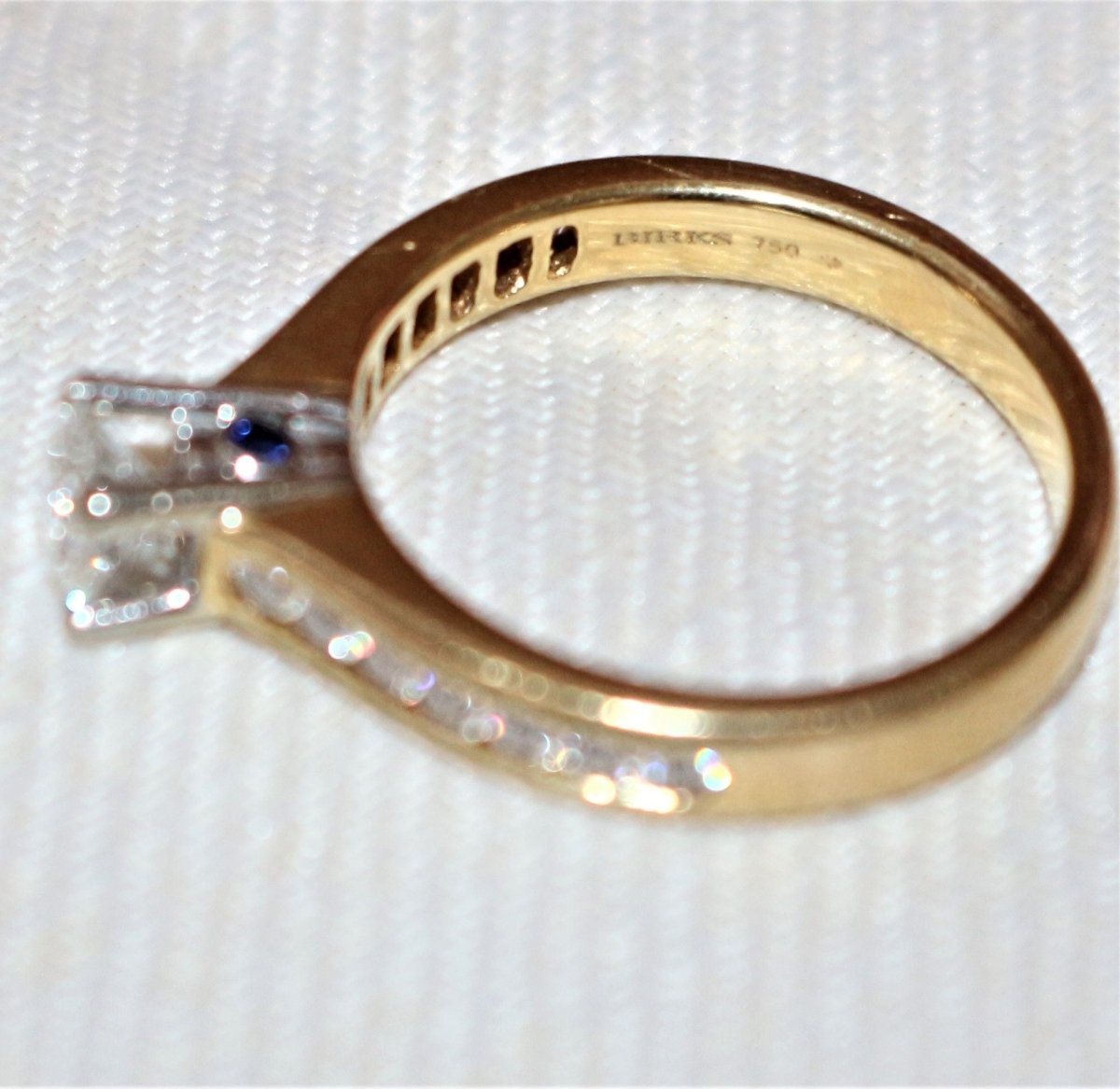 Bague solitaire de la maison Birks CANADA - Castafiore