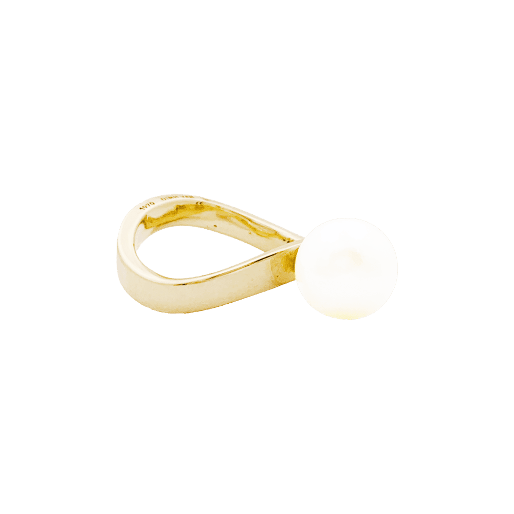Ring vintage Dinh Van, yellow gold, Akoya pearl.