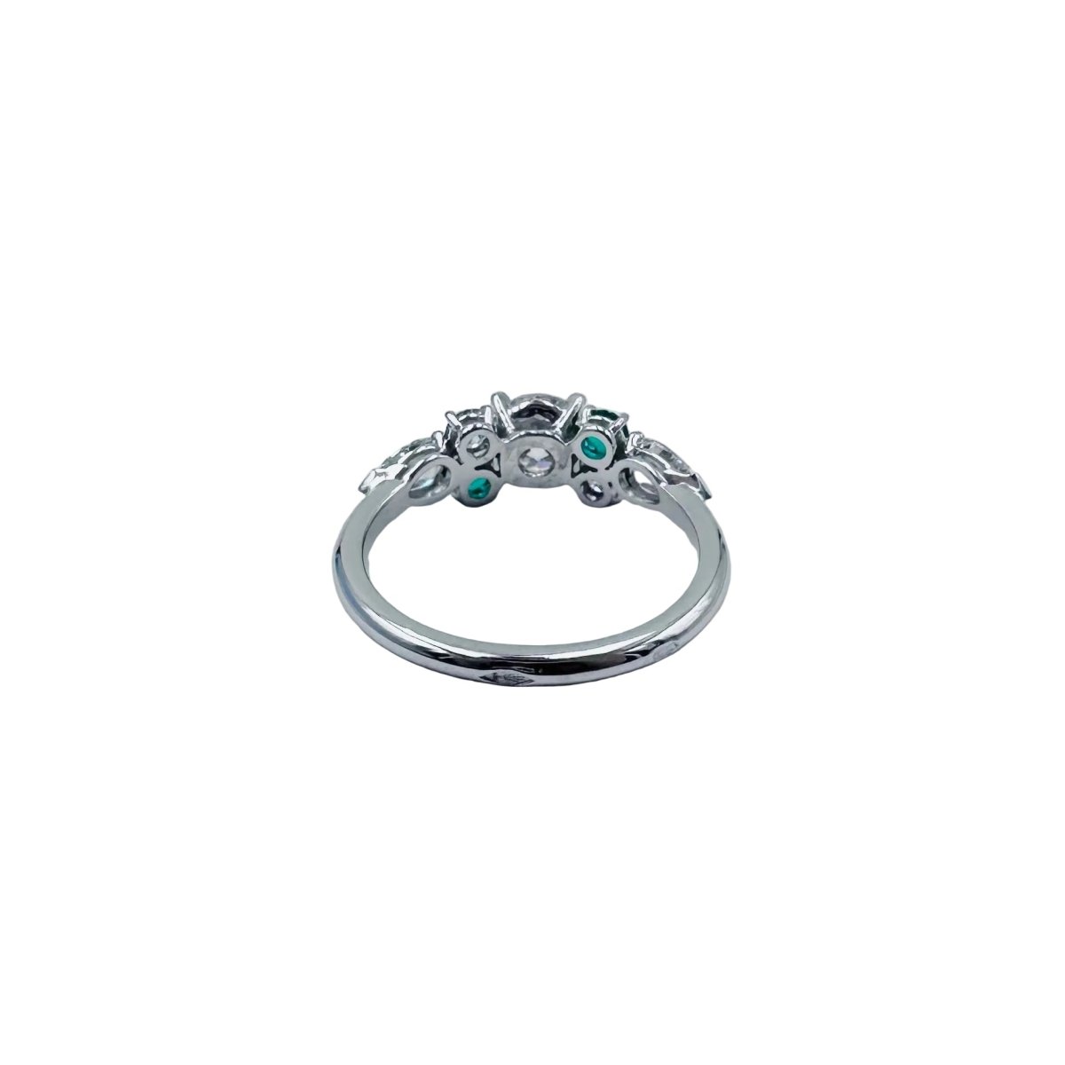 Bague Solitaire en or blanc, diamants et émeraudes - Castafiore