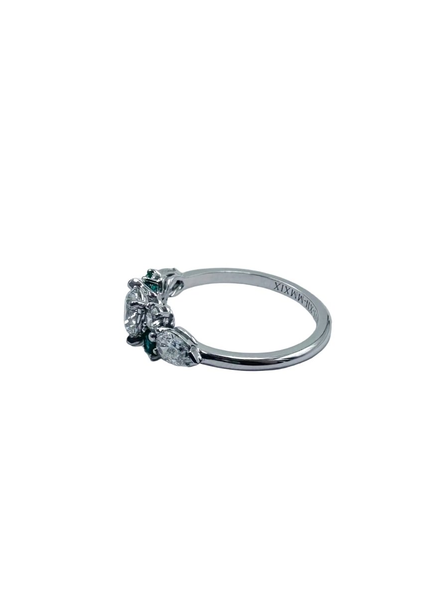 Bague Solitaire en or blanc, diamants et émeraudes - Castafiore