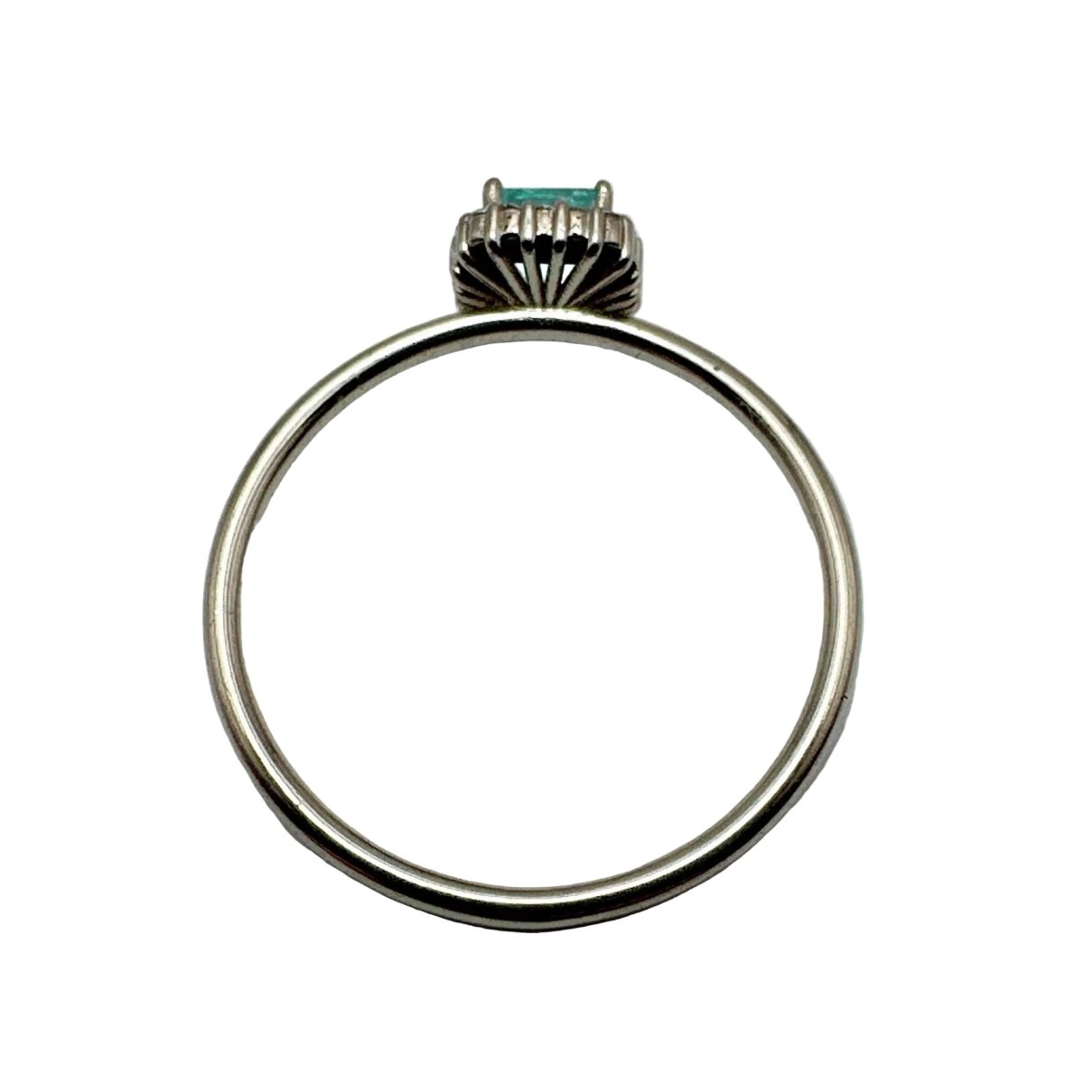 Bague Solitaire en or blanc, émeraude et diamants - Castafiore