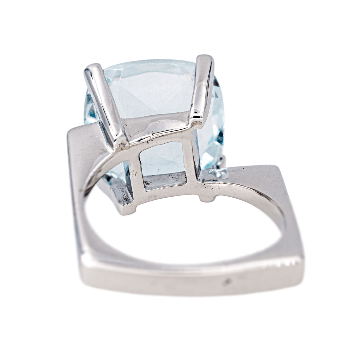 Bague Solitaire en or blanc et aigue - marine - Castafiore
