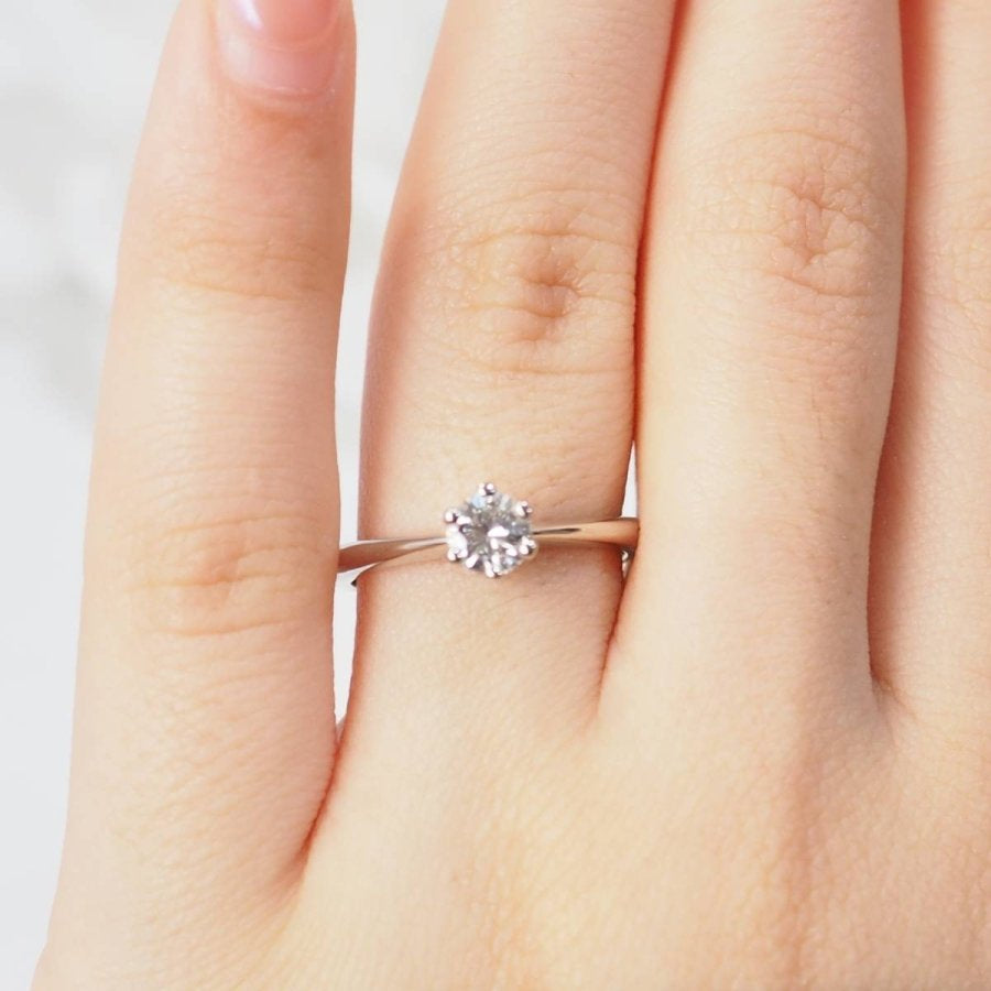 Bague solitaire en or blanc et diamant 0.34ct - Castafiore