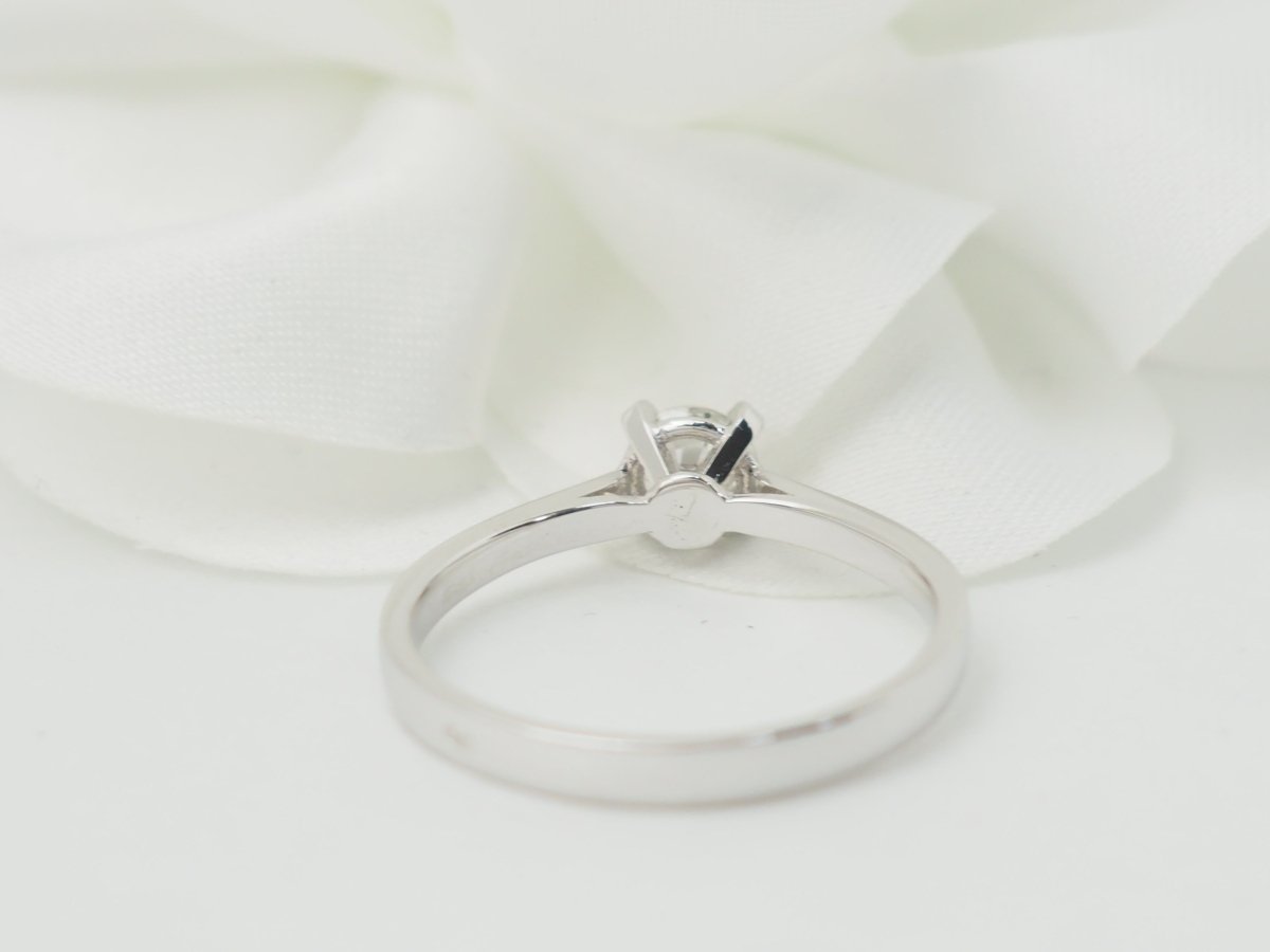 Bague solitaire en or blanc et diamant 0.35ct - Castafiore