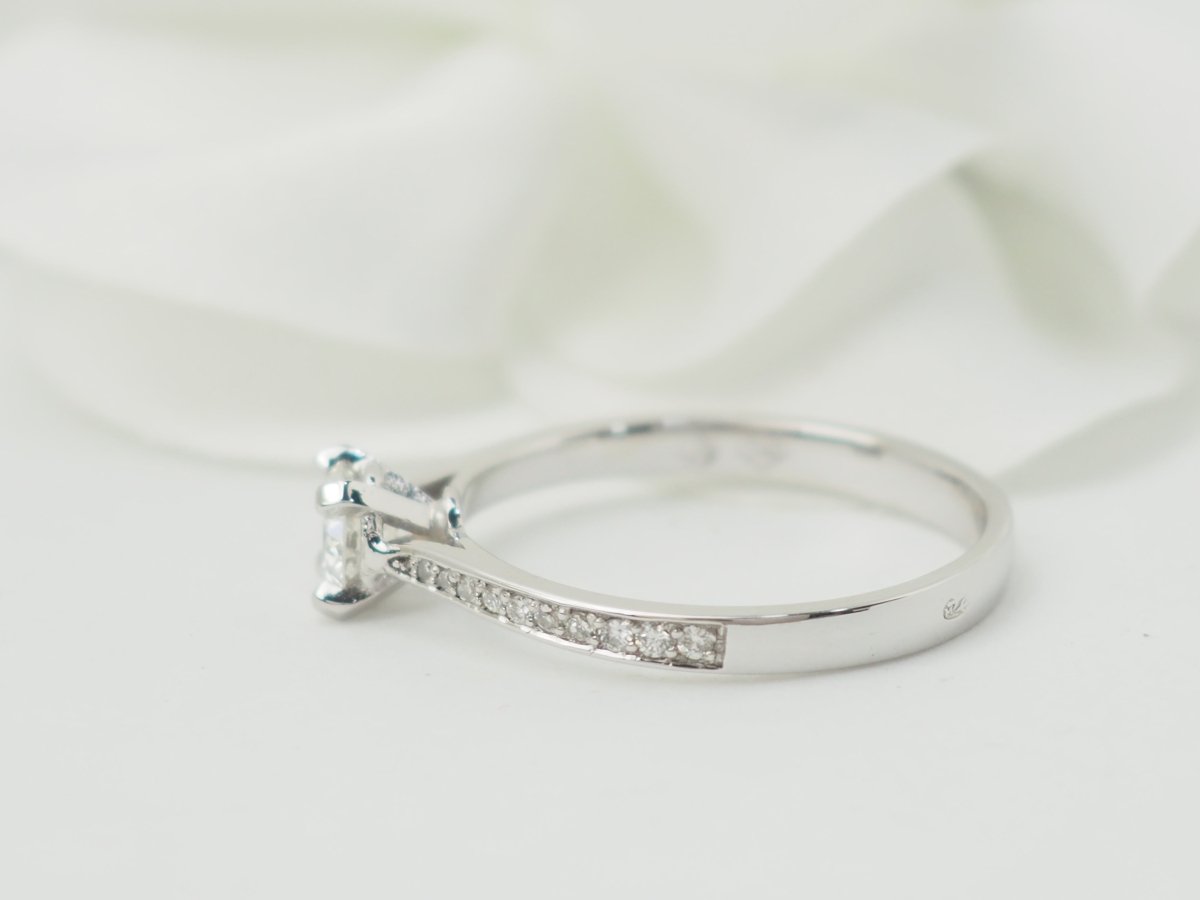 Bague solitaire en or blanc et diamant 0.35ct - Castafiore