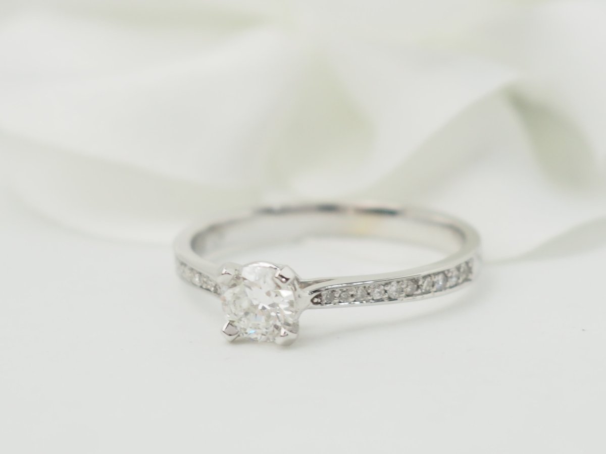 Bague solitaire en or blanc et diamant 0.35ct - Castafiore
