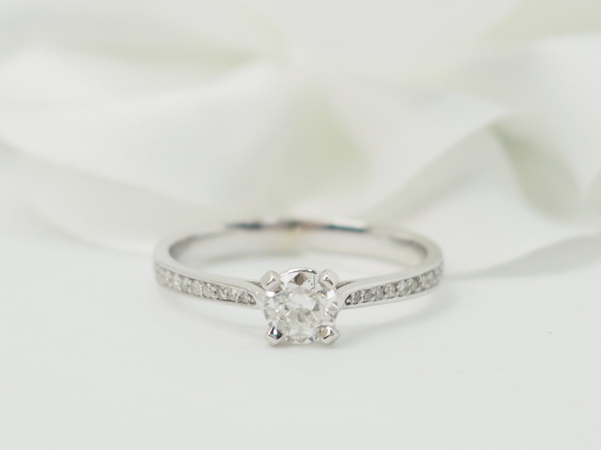 Bague solitaire en or blanc et diamant 0.35ct - Castafiore