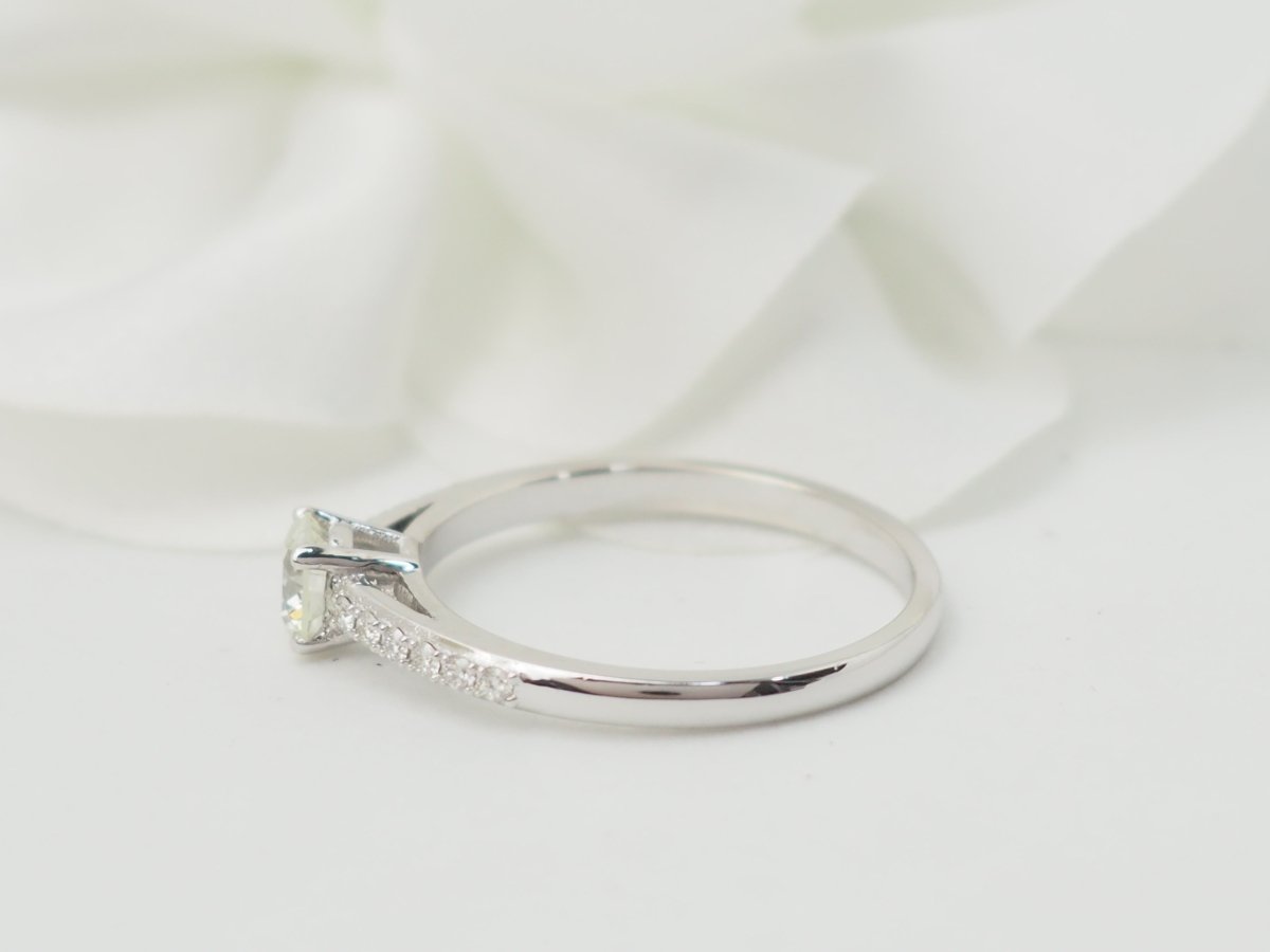 Bague solitaire en or blanc et diamant 0.41ct - Castafiore