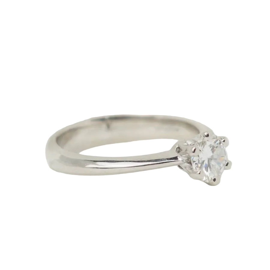 Bague solitaire en or blanc et diamant 0.53ct - Castafiore
