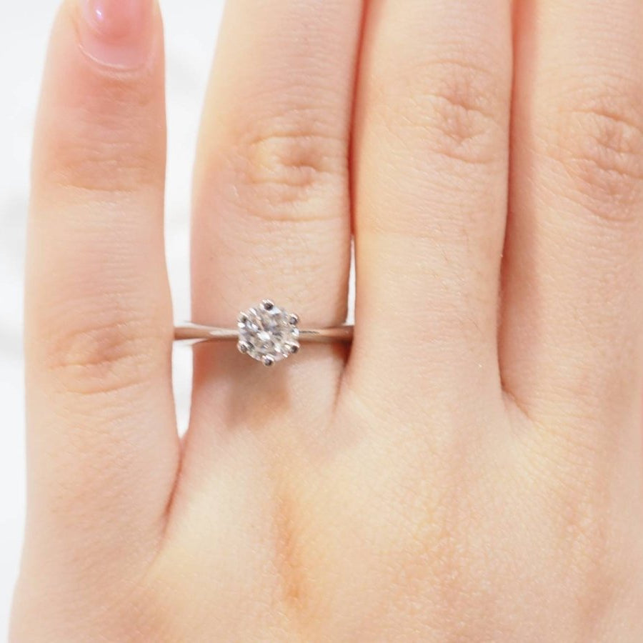 Bague solitaire en or blanc et diamant 0.53ct - Castafiore