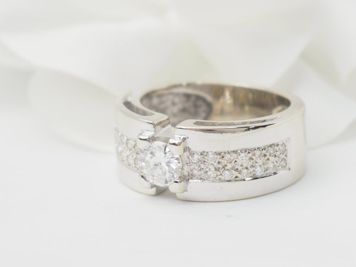 Bague solitaire en or blanc et diamant 0.55ct - Castafiore