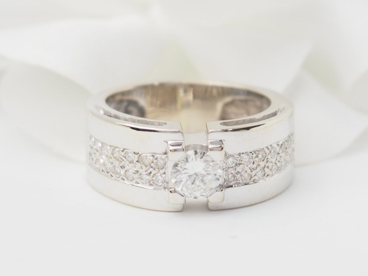 Bague solitaire en or blanc et diamant 0.55ct - Castafiore