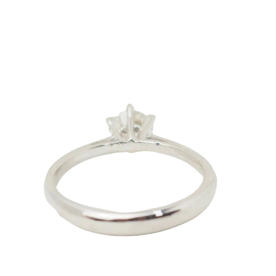 Bague solitaire en or blanc et diamant 0.58ct - Castafiore