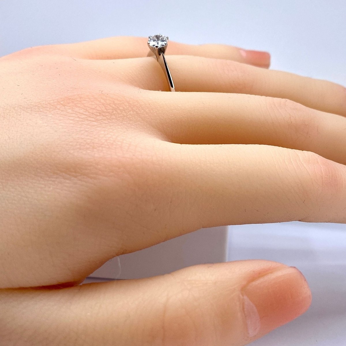 Bague solitaire en or blanc et diamant - Castafiore